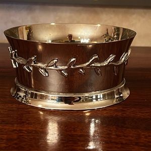 Waterford MICHAEL ARAM   * GARLAND ROMANCE BOTTLE COASTER 🍷